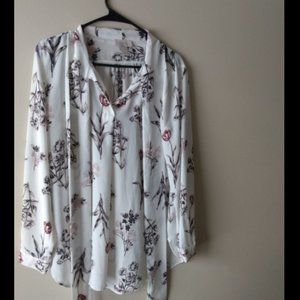 Loft outlet white floral shirred split neck blouse size small